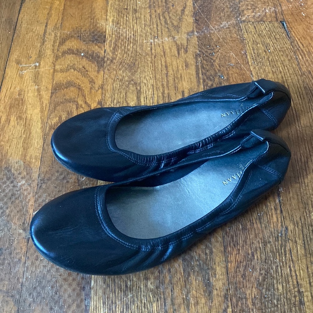 Cole Hann Black Leather Ballet Flats with Nikeair Heel (Size 7)